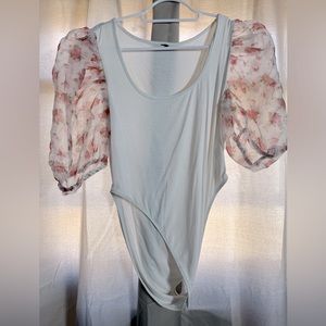 White Floral Puff Sleeve Bodysuit